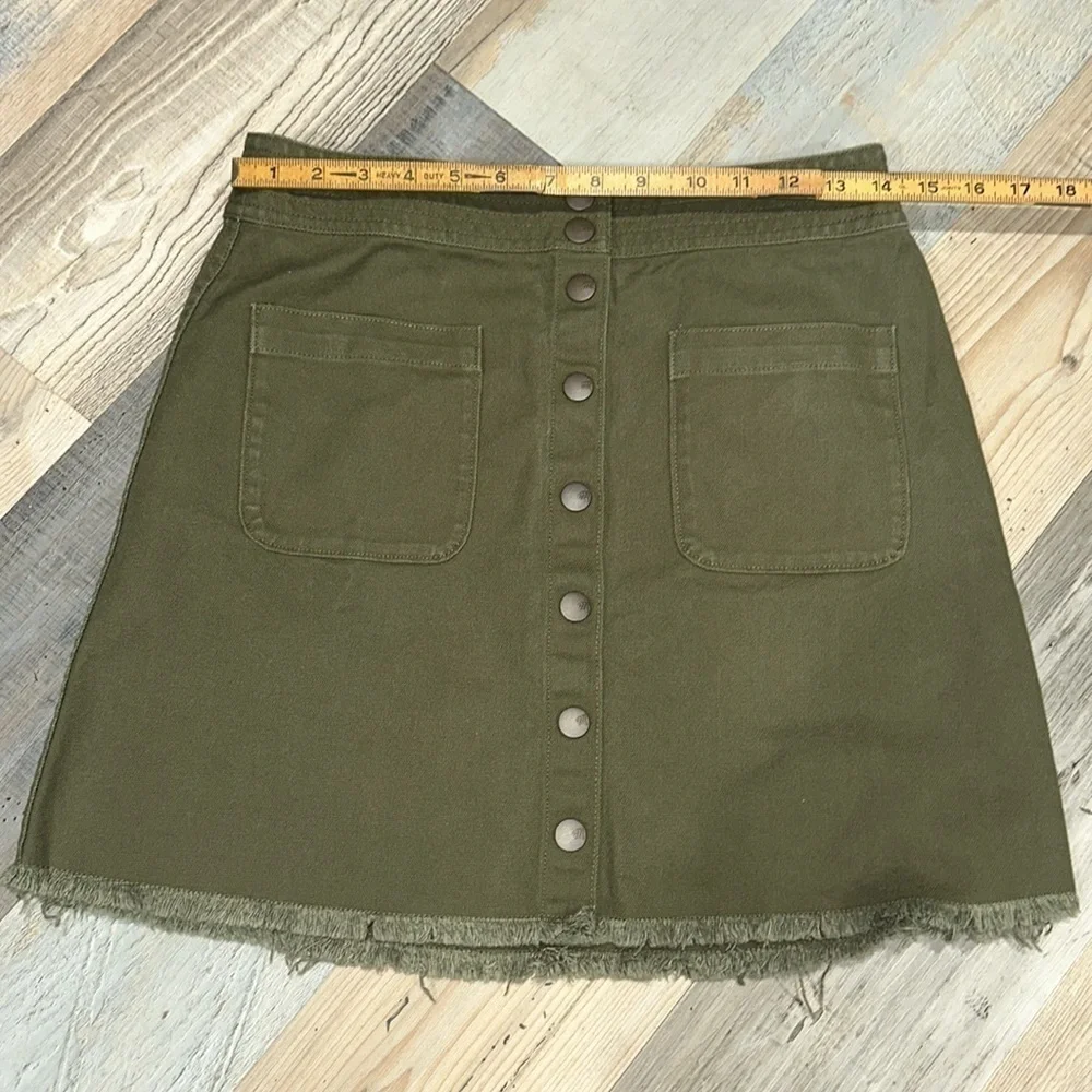 Madewell olive green button skirt